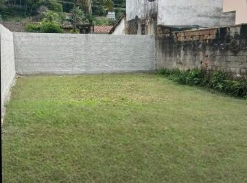 Terreno , Niterói · Terreno plano e murado, em rua calçada, com água, esgoto e luz - Engenho do Mato