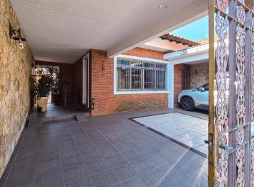ff24aa0b-21c6-4b98-ad8d-daa72e8aa544 · Sensacional casa tipo para venda em Parque Novo Mundo com 5 quartos, sendo 2 suítes, 275m²