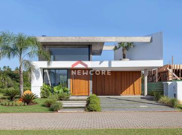 Casa · 204m² · 3 Quartos · 2 Vagas · Casa de condomínio em Av Castelo Branco - Centenário - Torres/RS