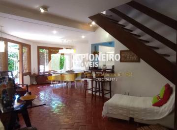 Casa · 292m² · 4 Quartos · 2 Vagas · Casa à venda na Praia da Baleia, ótima localização.