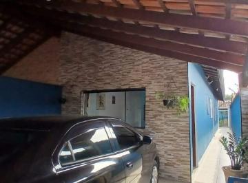 Casa · 109m² · 2 Quartos · 2 Vagas · Casa a venda de 2 quartos sendo 1 suite de 108 metros no bairro Umuarama.