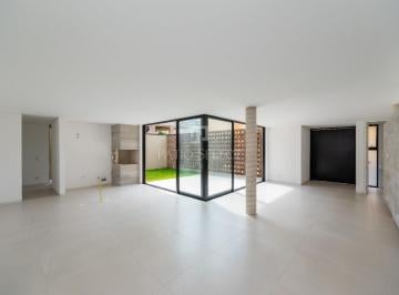 Casa · 286m² · 3 Quartos · 4 Vagas · Casa de condomínio com 286 m², 3 quartos sendo 3 s