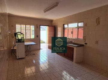 b8e6b7fbe9853c49446fddbd16f3c8da08f5e16e · Sobrado Bairro Oswaldo Cruz em SCS 03 dorms, 01 com sacada, sala, cozinha, área de serviço, quintal 