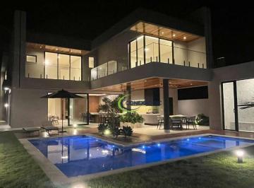 d78830d26ee142ec7eef54956d46b6aeaf19e1da · Magnífica casa em um dos mais desejados condomínio de São José dos Campos!