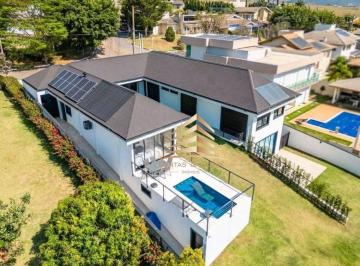 fe43408a18a0cfcbac5ff0739d88de3e436702a0 · Chácara com 3 Suítes à venda, 1000 m² por R$ 3.300.000 - Terras da Fazenda Santana - Atibaia/SP