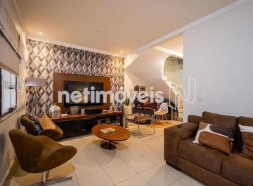fbcd8347-cc98-425f-8f61-2710ac94d82d.webp · Linda Casa com Terraço à Venda!