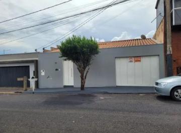 Casa de 3 quartos, Uberlândia · Casa para venda no bairro Jardim Holanda