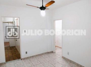 Apartamento · 74m² · 3 Quartos · Apartamento em prédio pequeno, bem conservado, localizado a 5 minutos da Praça X
