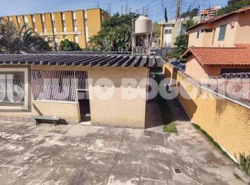 Casa · 294m² · 3 Quartos · 3 Vagas · Belíssima casa linear de rua com quintal maravilhoso, com 3 quartos 1 suíte, gar