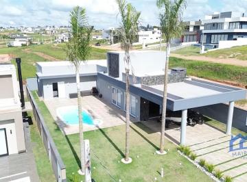 Foto 01 · Casa com 3 Quartos e 4 banheiros à Venda, 450 m² por R$ 1.380.000 Cód. ch2288