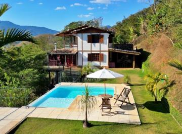 Casa de 4 quartos, Petrópolis · Casa à venda dentro de condomínio no Cuiabá