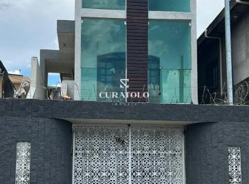 Casa · 190m² · 6 Quartos · 6 Vagas · Casa sobrado à venda no bairro Limoeiro (região de A. E Carvalho), com 6 quartos e 3 vagas