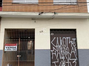 Casa · 300m² · 5 Quartos · 2 Vagas · Investimento Inteligente: Casa Sobrado com garagem e salão para renda, ótimo para investimento na 