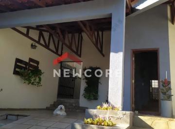 Casa · 250m² · 3 Quartos · 4 Vagas · Casa em  Rua Uberlândia - Jardim Alvorada - Londrina/PR