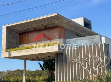 Casa · 368m² · 4 Quartos · 2 Vagas · Casa de condomínio em Av Castelo Branco - Centenário - Torres/RS