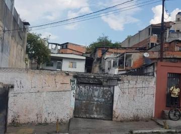 Casa · 5 Quartos · 20 Vagas · Excelente terreno a venda, com 4 casas no quintal
