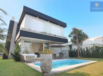 Casa · 250m² · 4 Quartos · 2 Vagas · Casa em Condomínio fechado em Xangri Lá