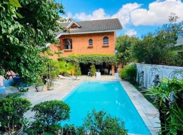 Casa · 680m² · 6 Quartos · 9 Vagas · JGPLO 242 CA0460