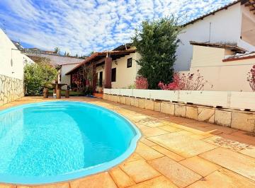 Casa de 2 quartos, Vicente Pires · Linda casa com 374m² e 2 quartos na Avenida Vereda da Cruz