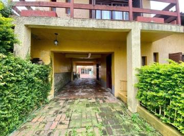 Casa · 300m² · 3 Quartos · 4 Vagas · Casa em Coronel Aparício Borges