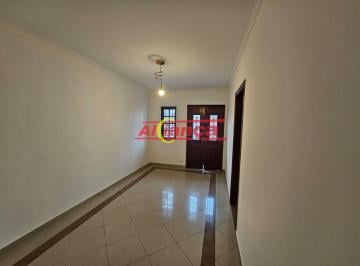 Casa · 160m² · 3 Quartos · 2 Vagas · LINDA CASA PRÓXIMA AO BOSQUE MAIA