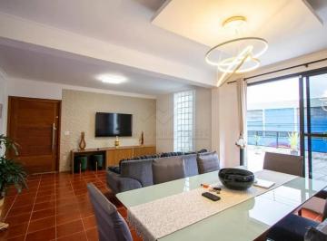 Casa · 209m² · 4 Quartos · 2 Vagas · Sobrado à venda por R$ 910.000,00 na Vila Homero Thon em Santo André/SP