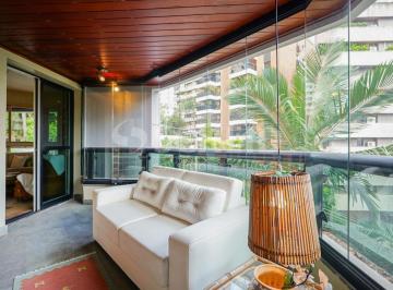 Apartamento · 235m² · 3 Quartos · 3 Vagas · Real Parque, em rua muito cobiçada!