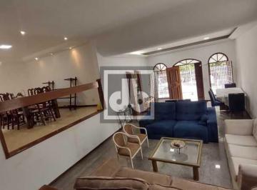 Casa · 391m² · 5 Quartos · 2 Vagas · Casa de 4 quartos no Grajaú, varanda, nascente, vaga