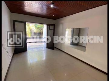 Casa · 166m² · 3 Quartos · 2 Vagas · Recreio Tipo Casa vila Geminada Quadra da praia 3 Quartos 2 vagas