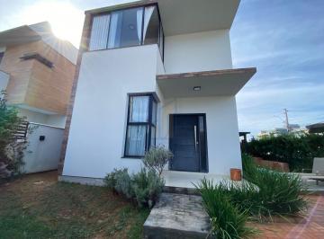 Casa · 166m² · 3 Quartos · Casa Duplex em São João do Rio Vermelho, Florianópolis/SC