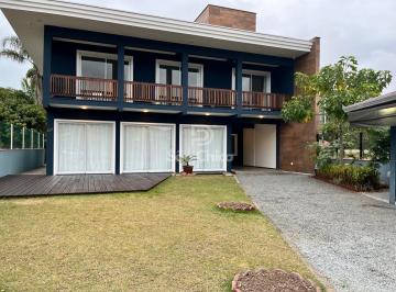 Casa · 277m² · 5 Quartos · 4 Vagas · Sobrado de Alto Padrão na Praia de Ubatuba