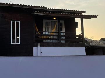 Casa · 73m² · 4 Quartos · 2 Vagas · Casa à venda no bairro Espinheiros - Itajaí/SC