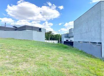 Foto 01 · Terreno à venda no Jardim Laguna em Indaiatuba com 373m², condomínio com lazer completo, segurança e