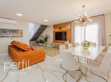 Foto 05 · Imperdível! Casa à venda em Joinville-SC, Saguaçu: 3 suítes, 2 salas, 5 banheiros, 2 vagas, 241m².