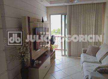 Apartamento · 71m² · 2 Quartos · 1 Vaga · Apartamento de 2 quartos, dependência,reformado com varanda e 1 vaga no Vivendas