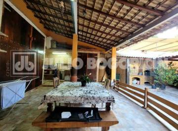 Casa · 411m² · 5 Quartos · 5 Vagas · excelente casa em condomínio fechado , auto padrão , póximo ao metrô