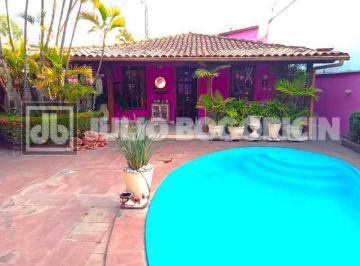 Casa · 260m² · 3 Quartos · 2 Vagas · Belíssima casa Linear em condomínio Anil 3quartos 2suítes Piscina Churrasqueira