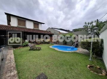 Casa · 247m² · 3 Quartos · 5 Vagas · Casa em Condomínio - Duplex / centro de terreno  / Residencial / 3 quartos  / su