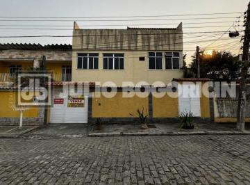 Casa · 323m² · 9 Quartos · 5 Vagas · Residência para até 04 famílias, com área externa livre, perto de farto comércio