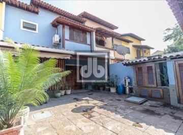 Casa · 180m² · 3 Quartos · 2 Vagas · Casa de Condomínio Freguesia Anil 3 Quartos Piscina Churrasqueira. Excelente O