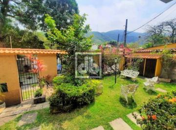 Casa · 331m² · 4 Quartos · 4 Vagas · Casa de Condomínio - Freguesia - 4 Quartos sendo 3 Suítes - Dependência completa