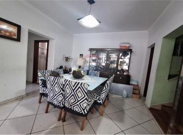 Casa · 500m² · 4 Quartos · 4 Vagas · Sobrado à Venda  com 4 dormitórios sendo 3 suítes, 2 vagas, piscina e sauna