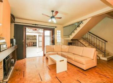 Casa · 350m² · 3 Quartos · 1 Vaga · Casa em PETRÓPOLIS