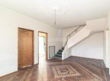 Casa · 100m² · 5 Quartos · 3 Vagas · Casa Residencial com 5 dormitórios, pátio, e 3 vagas de garagem no bairro Partenon - Porto Alegre/RS