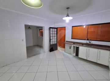 Casa · 190m² · 3 Quartos · 3 Vagas · Sobrado com 3 quartos, sala, cozinha, 2 banheiros, área de serviço, garagem