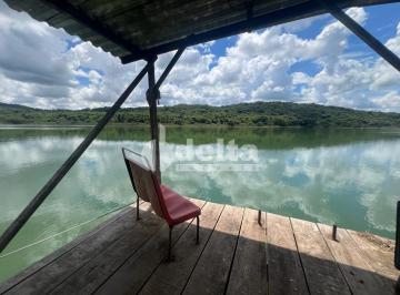 NULL · Chácara Residencial disponível para Venda no bairro Área Rural em Uberlândia-MG