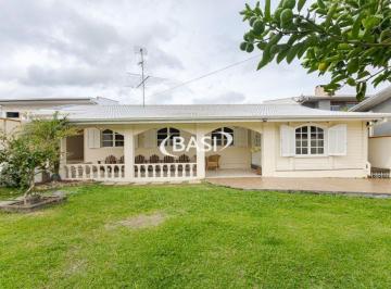 Casa · 195m² · 4 Quartos · 4 Vagas · Casa de 4 Dormitorios a Venda no Orleans - Curitiba