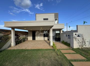 Casa · 140m² · 3 Quartos · 4 Vagas · Belíssimo sobrado à venda com 3 suítes, sendo 1 suíte com closet, piscina e um quintal com espaço pa
