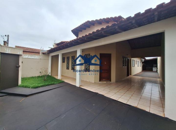 Casa à venda com 3 Quartos, Platina, Ituiutaba - R$ 400.000, 385 m2 ...