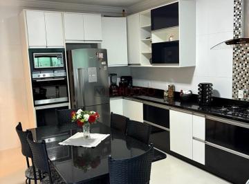 Casa · 200m² · 4 Quartos · 3 Vagas · Casa 03 quartos, setor O, QNO 04, escriturada, sobrado Ceilândia 4 quartos 1 suite toda reformada -